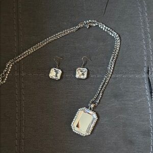 Elegant Silver Jewelry Set with Crystal Accents